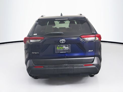 Used 2020 Toyota RAV4 XLE FWD image 7