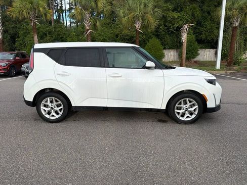 Certified 2024 Kia Soul LX w/ Option Group 015 FWD image 3