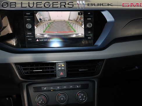 Used 2022 Volkswagen Taos SE FWD image 20