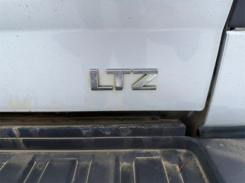 Used 2015 Chevrolet Silverado 2500 LTZ image 38