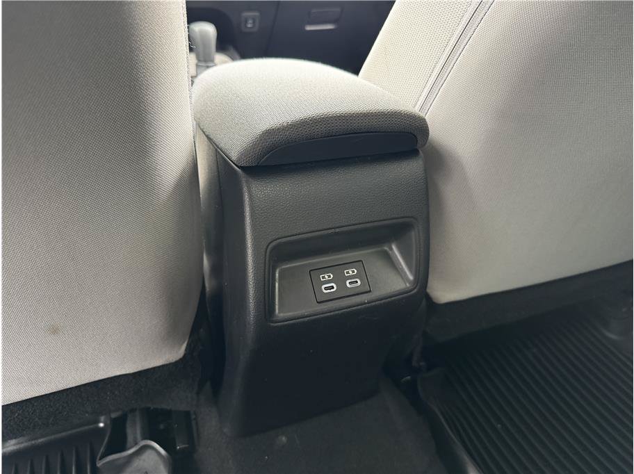 Used 2025 Toyota Corolla LE FWD image 18