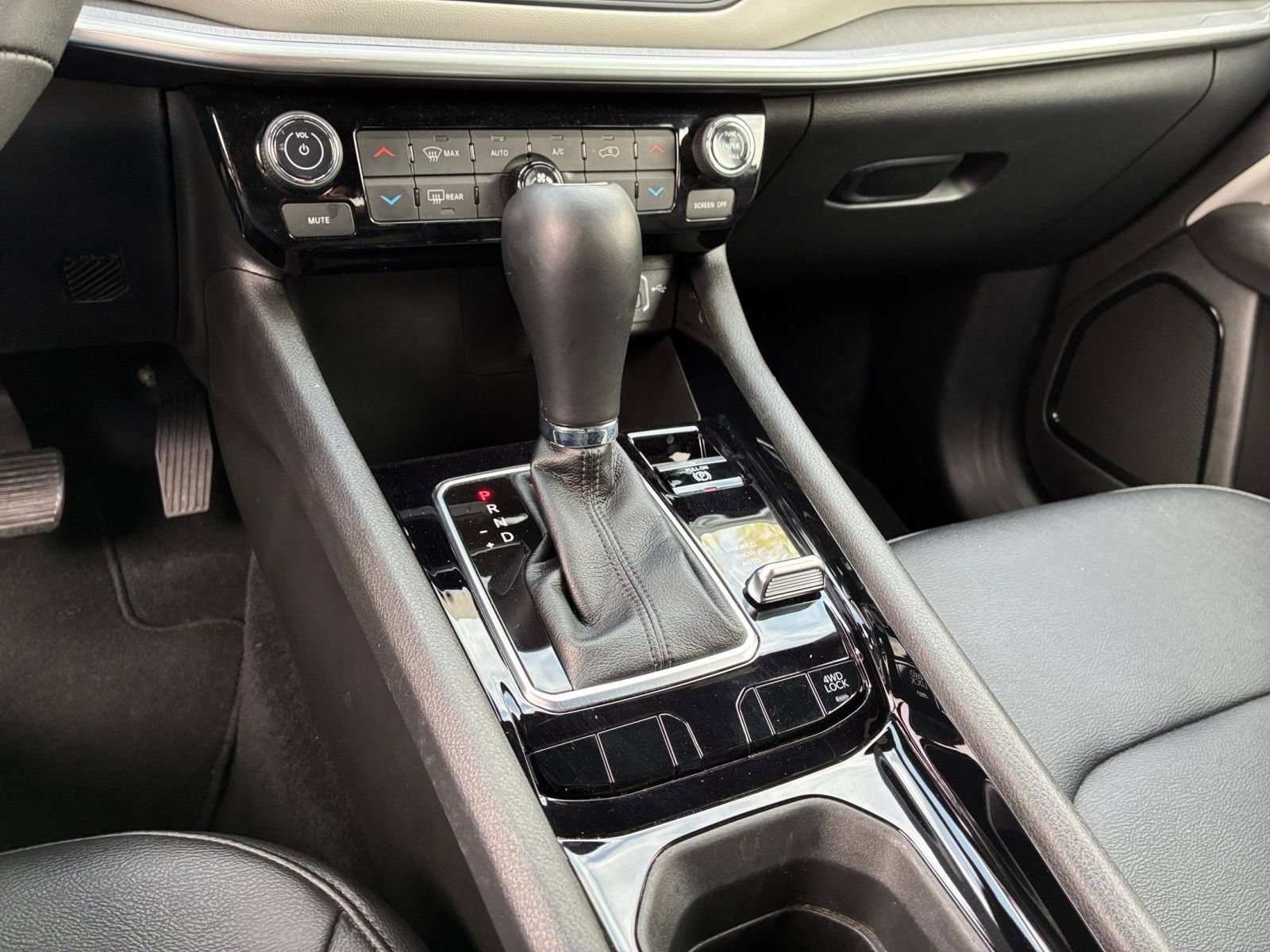 Used 2025 Jeep Compass Limited AWD/4WD image 41