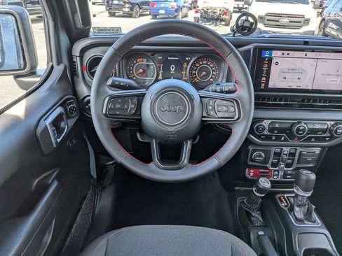 Used 2024 Jeep Wrangler Unlimited Rubicon AWD/4WD image 16