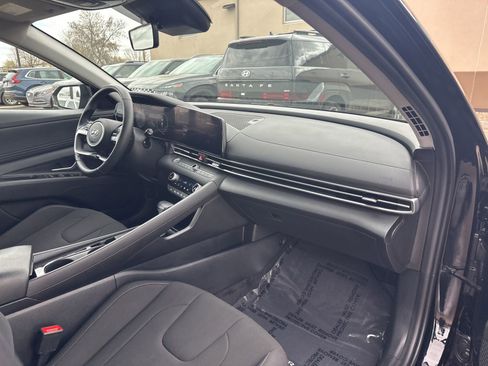 Used 2023 Hyundai Elantra SEL w/ Convenience Package FWD image 28