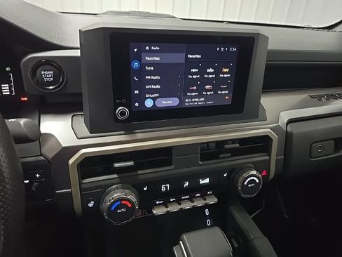 Used 2024 Toyota Tacoma SR5 AWD/4WD image 24