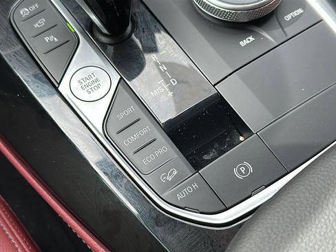 Certified 2025 BMW X4 M40i w/ Premium Package image 36