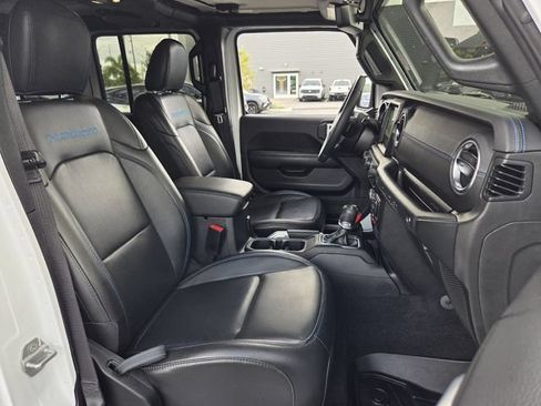 Used 2021 Jeep Wrangler Unlimited Rubicon 4xe AWD/4WD image 21
