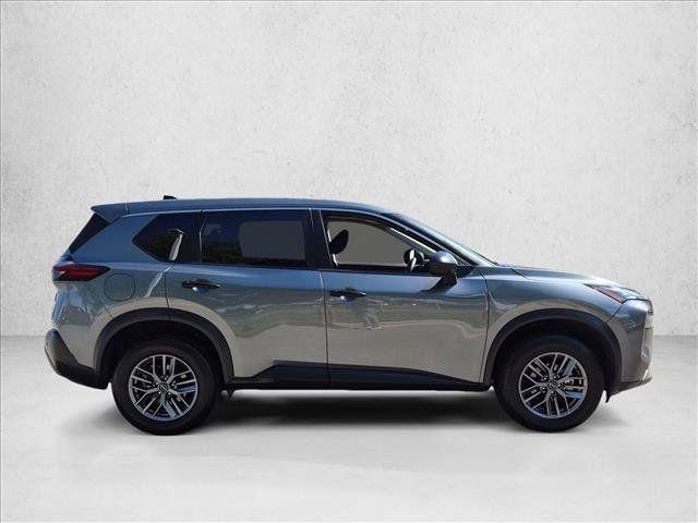 Used 2023 Nissan Rogue S AWD/4WD image 4