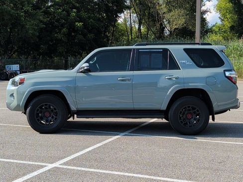 Certified 2022 Toyota 4Runner TRD Off-Road Premium w/ TRD Black Wheel Package (TMS) AWD/4WD image 4
