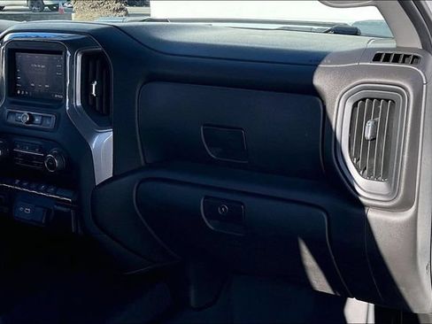Used 2022 Chevrolet Silverado 2500 Custom w/ Custom Value Package AWD/4WD image 16