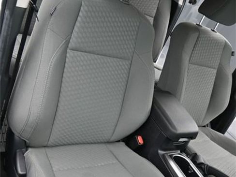 Used 2022 Toyota Tacoma SR5 w/ Technology Package image 17