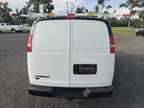 Used 2018 Chevrolet Express 2500 w/ Driver Convenience Package RWD image 8
