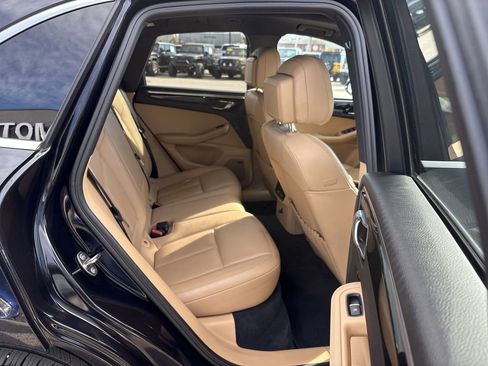 Used 2016 Porsche Macan S image 30