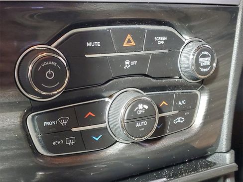 Used 2019 Chrysler 300 Touring image 20