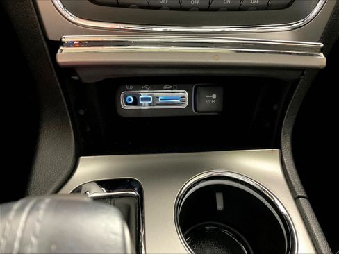 Used 2017 Jeep Grand Cherokee Altitude AWD/4WD image 15