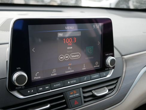 Used 2024 Nissan Altima 2.5 SV image 18