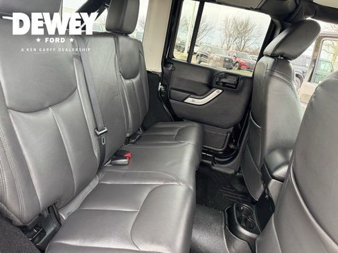 Used 2016 Jeep Wrangler Unlimited Rubicon image 28