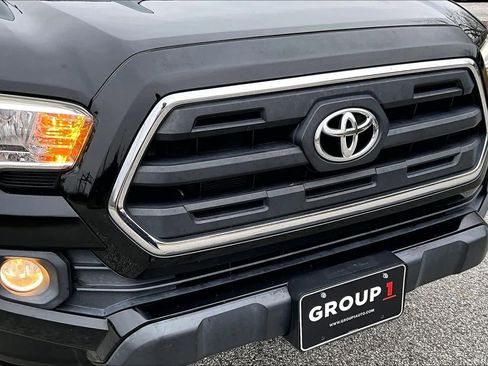 Used 2017 Toyota Tacoma SR5 image 28