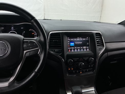 Used 2019 Jeep Grand Cherokee Laredo AWD/4WD image 33