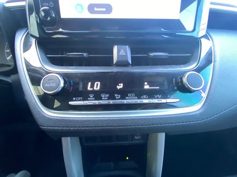 Used 2024 Toyota Corolla Cross AWD Hybrid w/ Moonroof Package image 23