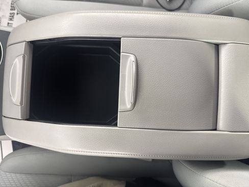 Used 2016 Toyota Highlander LE image 28