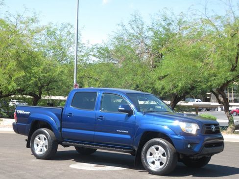 Used 2015 Toyota Tacoma 4x4 Double Cab w/ TRD Sport Package image 4