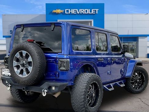 Used 2018 Jeep Wrangler Unlimited Sahara image 2