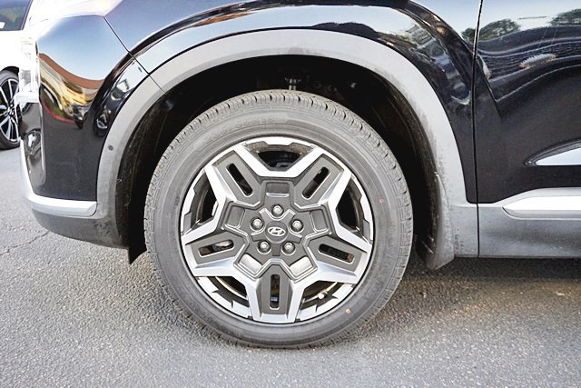 Used 2023 Hyundai Santa Fe Limited AWD/4WD image 14