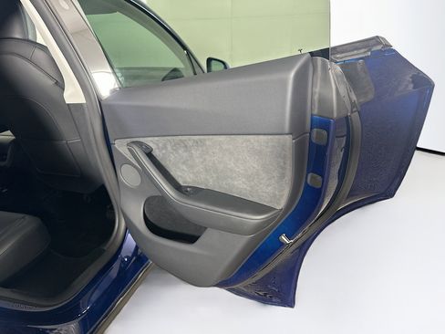 Used 2023 Tesla Model Y Long Range image 28