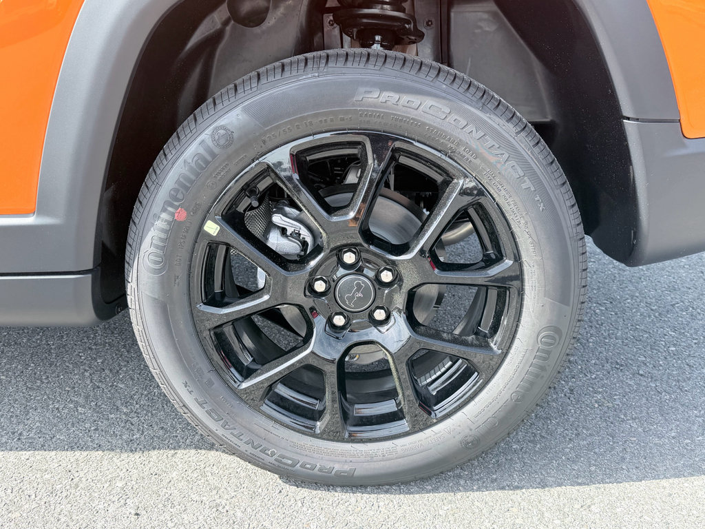 New 2026 Jeep Compass Latitude AWD/4WD image 32