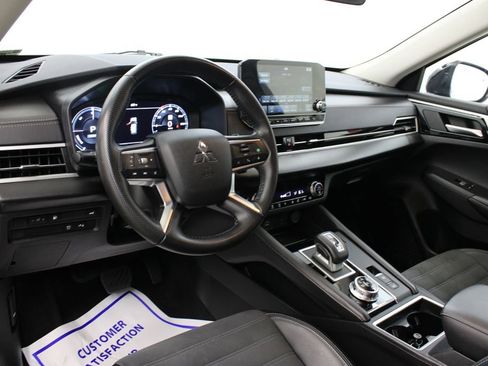 Used 2024 Mitsubishi Outlander SEL AWD/4WD image 15