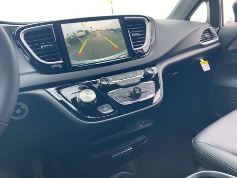 New 2026 Chrysler Voyager LX image 46