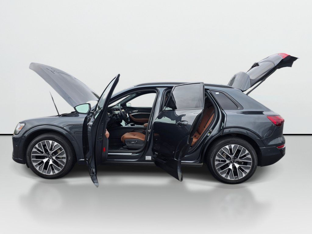 Used 2024 Audi Q8 e-tron Prestige w/ Prestige Package AWD/4WD image 9