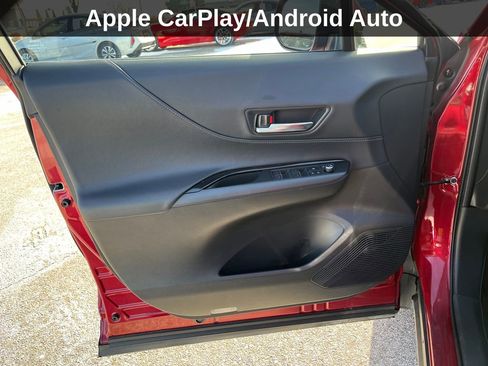 Used 2023 Toyota Venza LE image 13