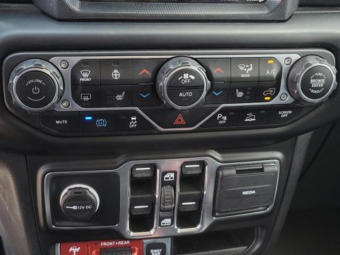 Used 2021 Jeep Wrangler Unlimited Rubicon 4xe w/ Cold Weather Group AWD/4WD image 27