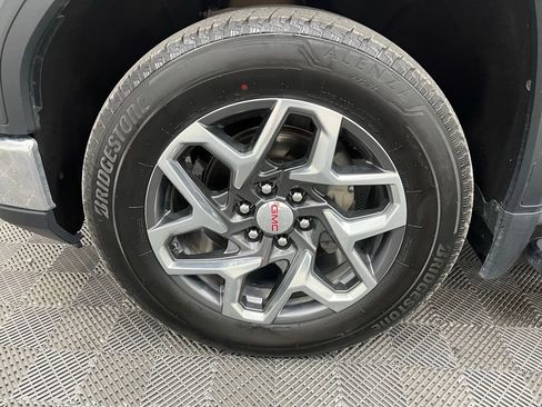 Used 2023 GMC Sierra 1500 SLT image 16