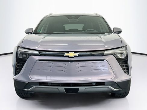 Used 2024 Chevrolet Blazer EV LT AWD/4WD image 2