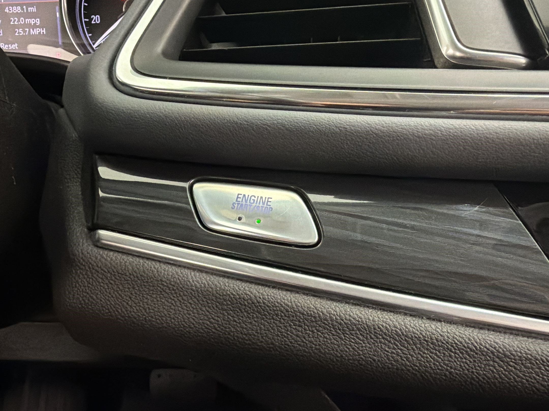 Used 2021 Buick Enclave Essence AWD/4WD image 16