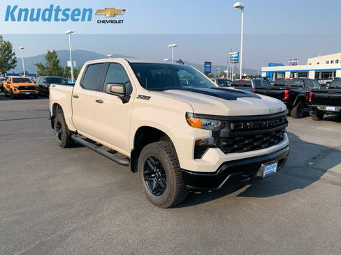 Used 2026 Chevrolet Silverado 1500 Custom Trail Boss w/ Dark Appearance Package AWD/4WD image 1