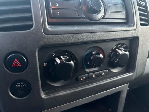 Used 2012 Nissan Pathfinder S image 27