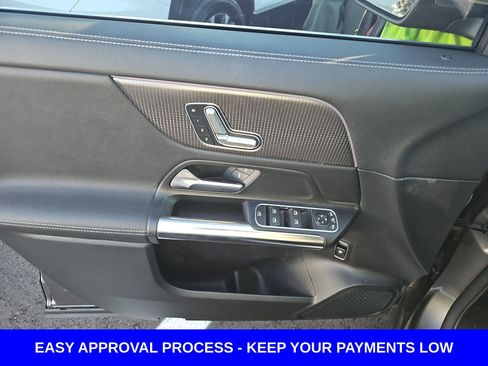 Used 2021 Mercedes-Benz GLA 250 4MATIC w/ Premium Package image 17