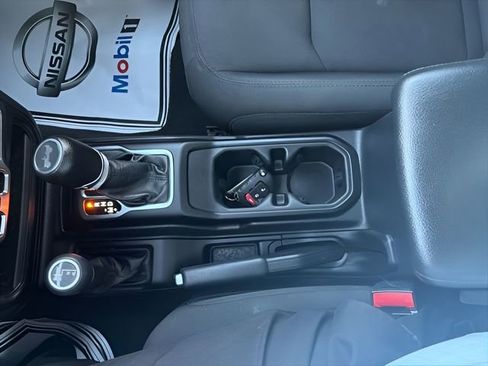 Used 2023 Jeep Wrangler Sport S image 17