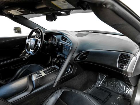 Used 2018 Chevrolet Corvette Stingray Coupe w/ 3LT Preferred Equipment Group image 15