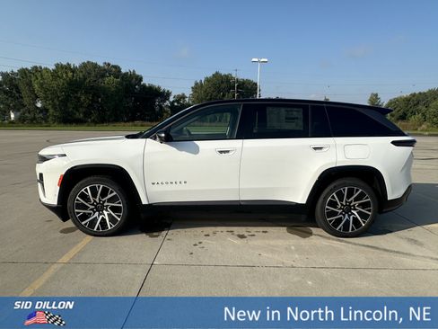 New 2025 Jeep Wagoneer Limited image 2