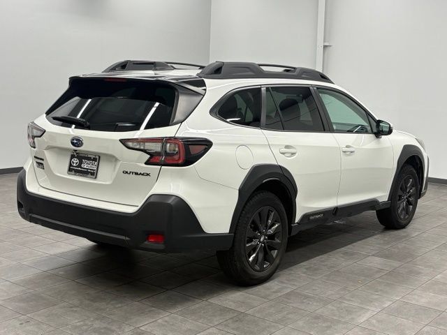 Used 2025 Subaru Outback Onyx Edition AWD/4WD image 2