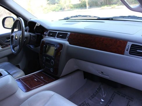 Used 2011 Chevrolet Tahoe LTZ image 19