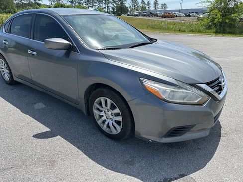 Used 2018 Nissan Altima 2.5 S w/ S Convenience Package image 5