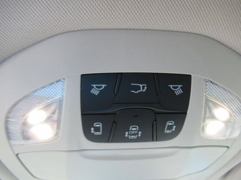 Used 2023 Chrysler Pacifica Touring-L FWD image 26