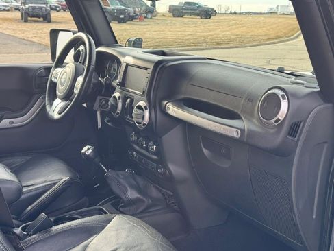 Used 2015 Jeep Wrangler Unlimited Rubicon w/ Dual Top Group image 24