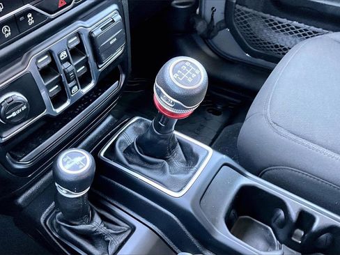 Certified 2021 Jeep Gladiator Sport image 29